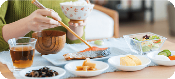 人間の食事風景画像